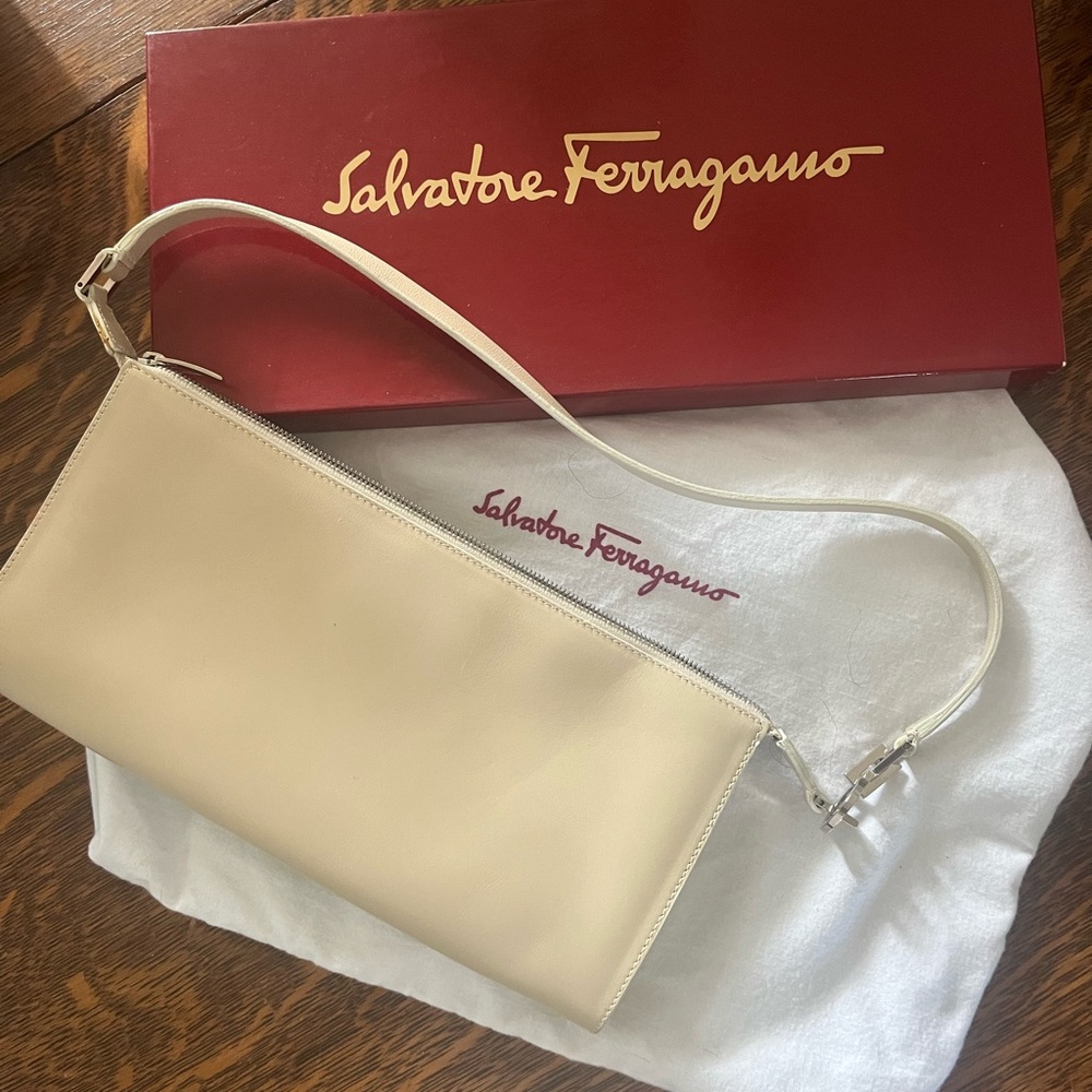 Salvatore Ferragarmo Style AU-21/2306
